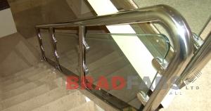 Stainless steel and glass panel for staircase