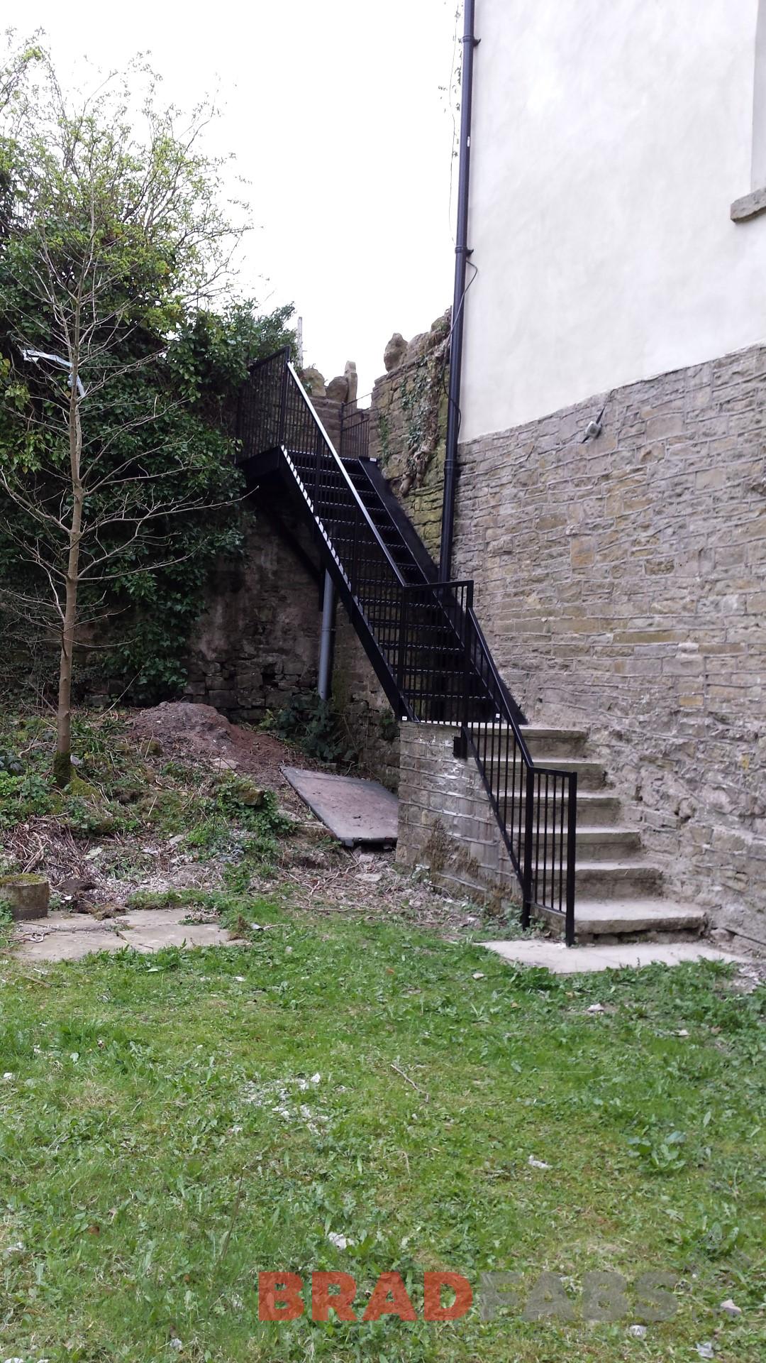Access Garden Metal Railing Staircase