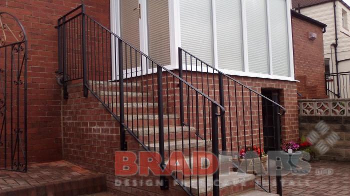 Metal protection for steps in black steel by Bradfabs