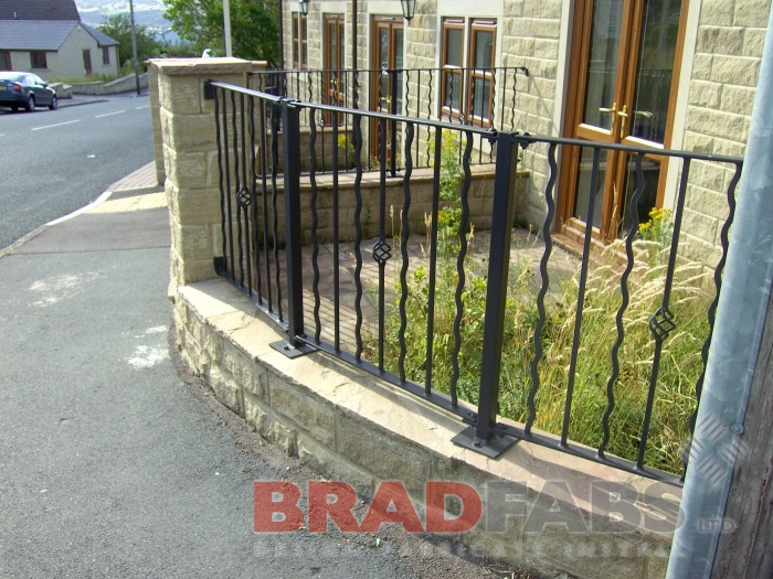 Wavy black railings by Bradfabs