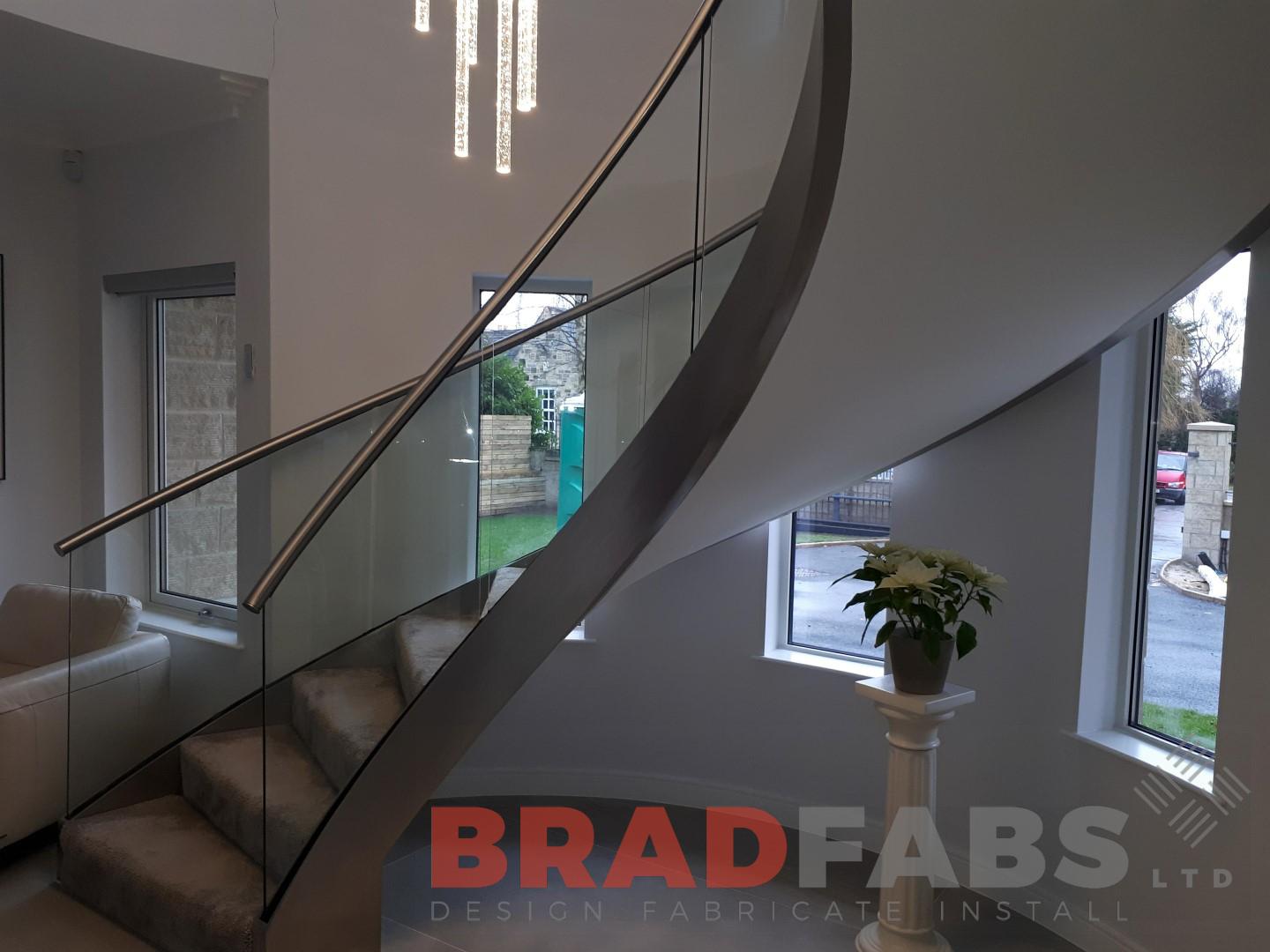 Five Benefits of Choosing a Custom Staircase