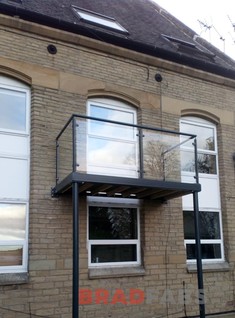 Balcony with legs, mild steel, powder coated, galvanised, glass balustrade 