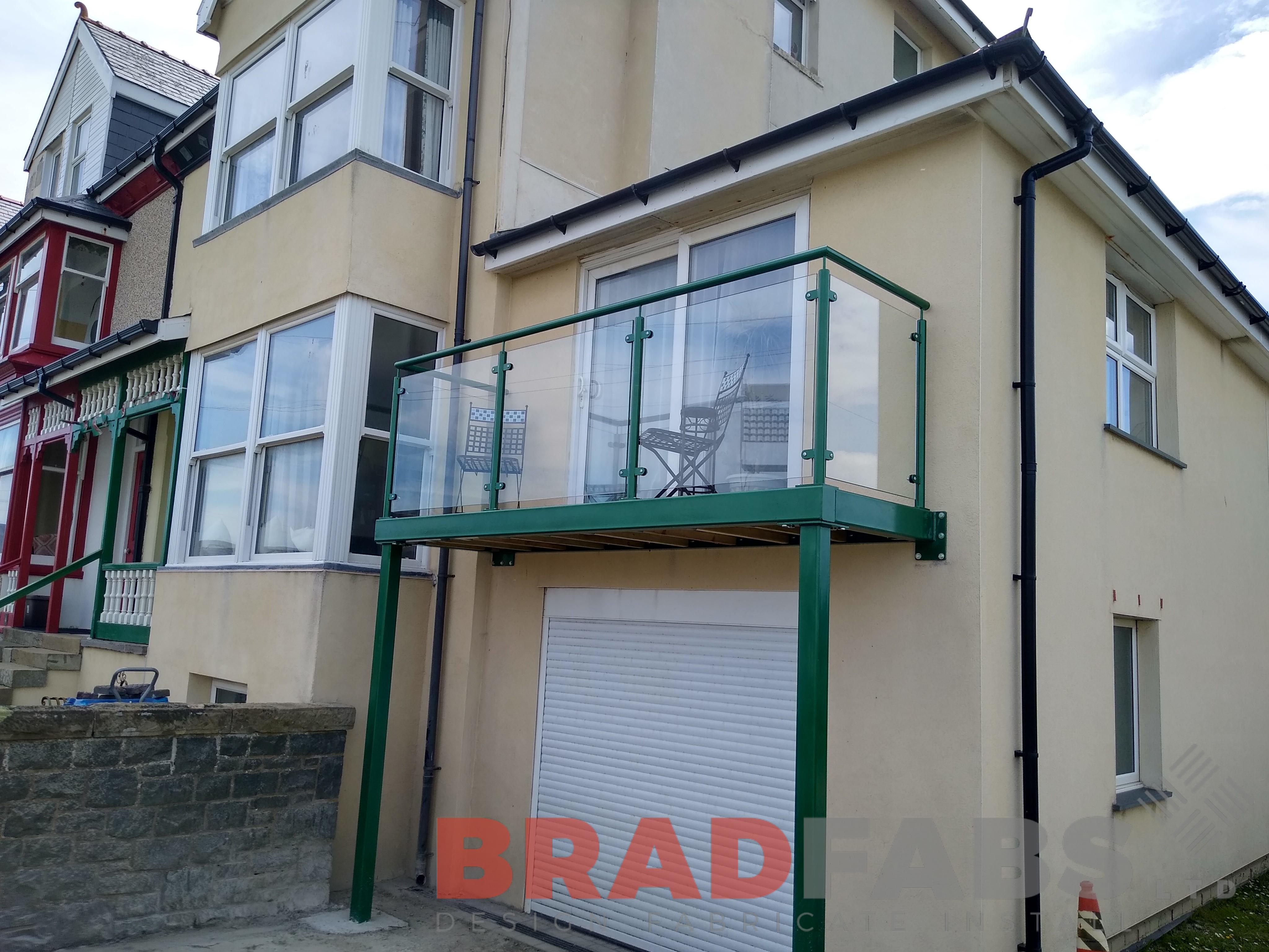 Bradfabs, bespoke balcony, steel balcony, metal balcony, galvanised steel structure