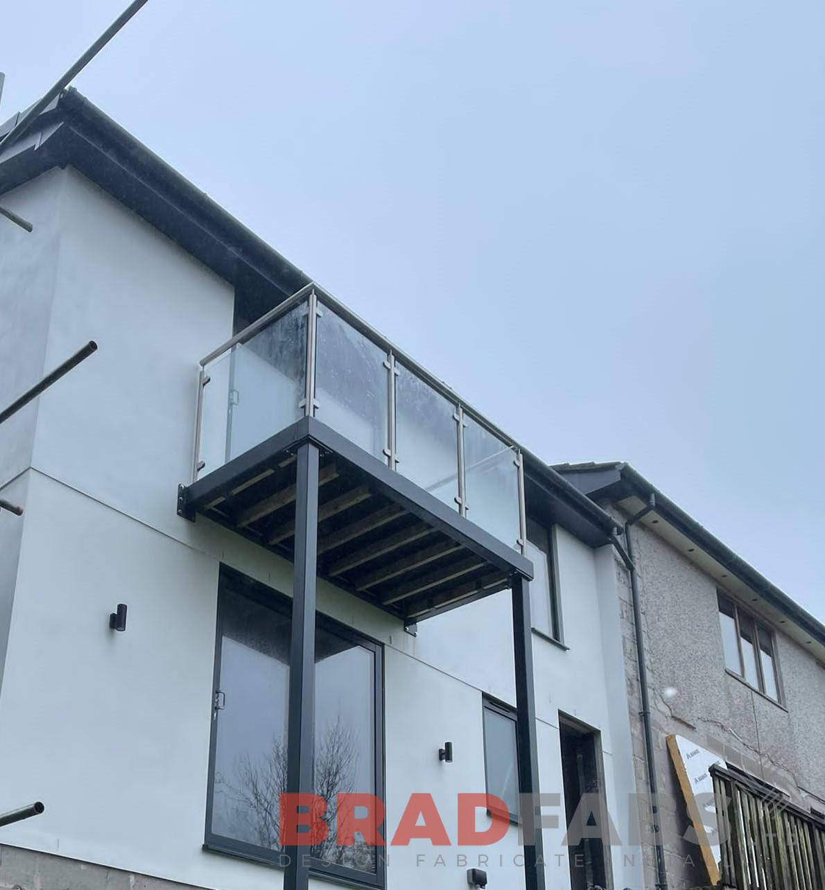 Bradfabs, steel balcony, metal balcony, stainless steel and glass balustrade, balcony with support legs, bespoke product