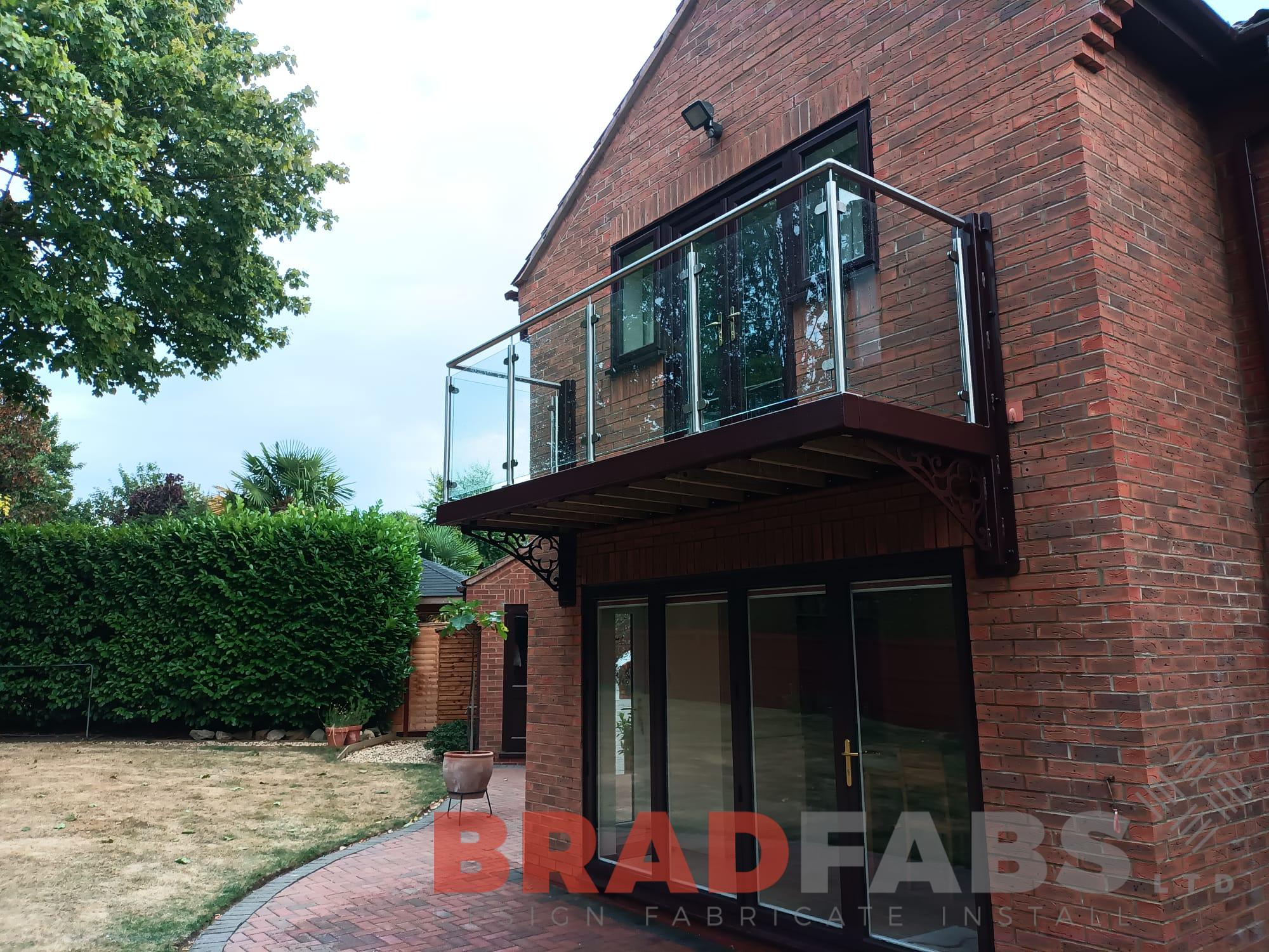 Bradfabs, balcony, cantilevered balcony, bespoke balcony, stainless steel and glass balustrade 