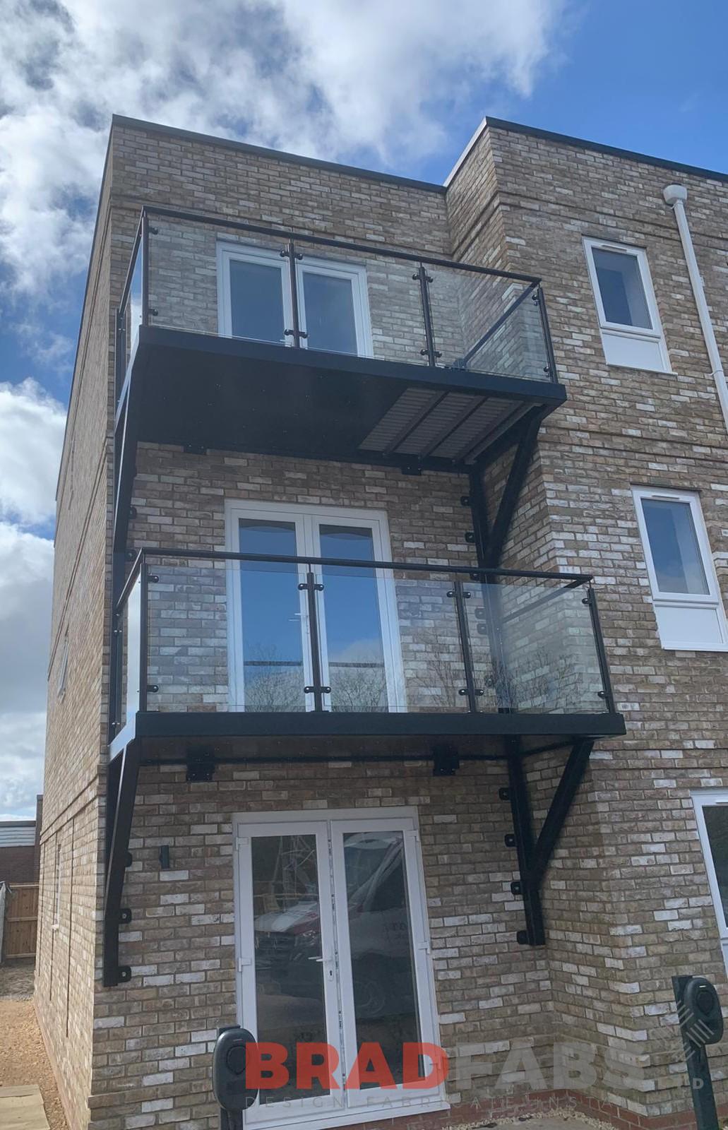 Cantilever Stacked Balcony 4m x 1.5m | Galvanised Steel Frame Aluminium Deck & Glass Balustrade