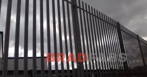 Pailsade metal fencing