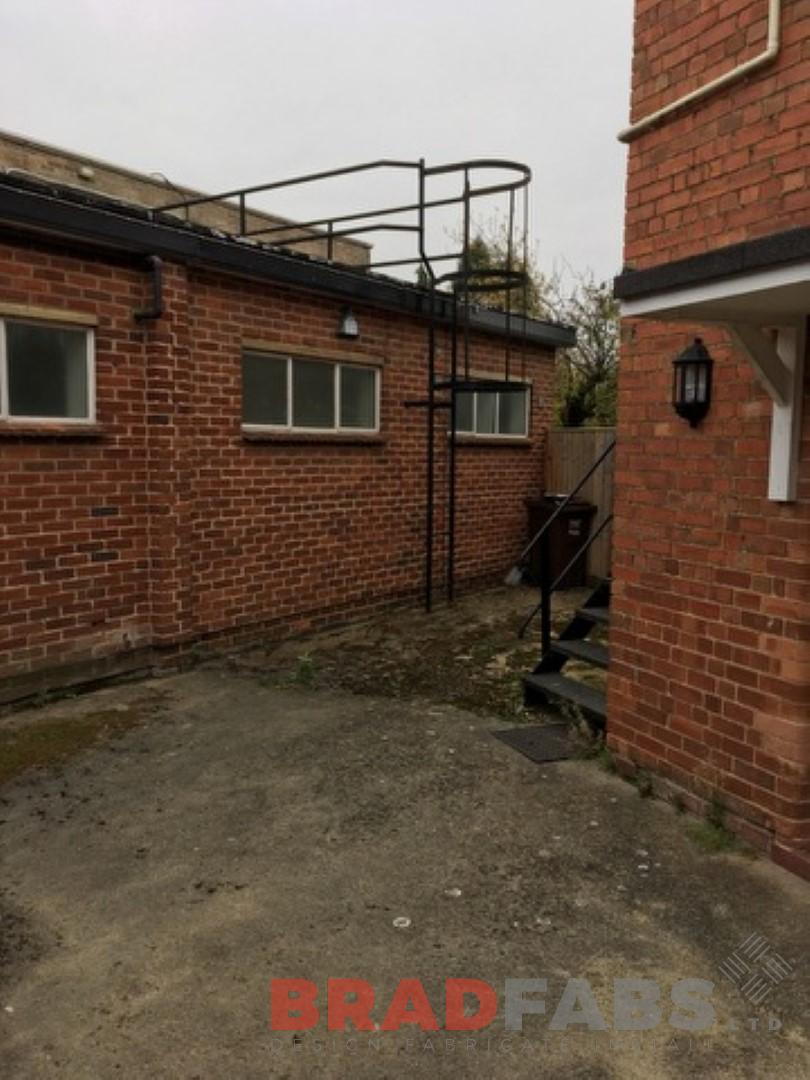 Before shot with cat ladder replaced with Bradfabs Fire Escape staircase