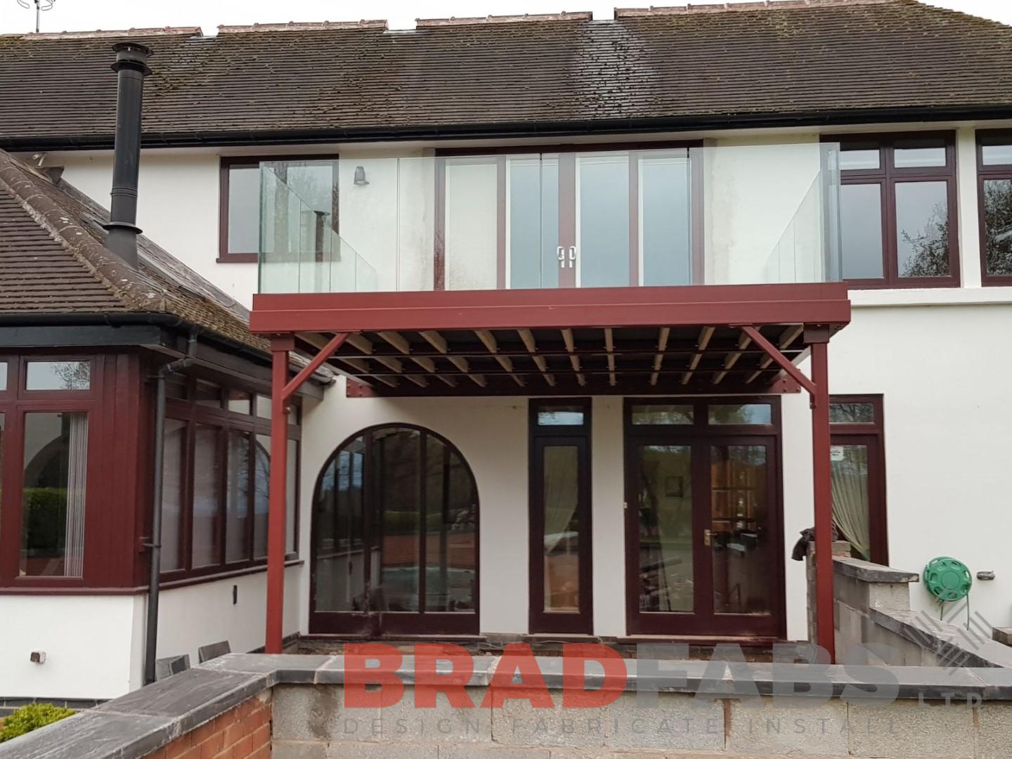 Large Domestic Balcony with infinity glass