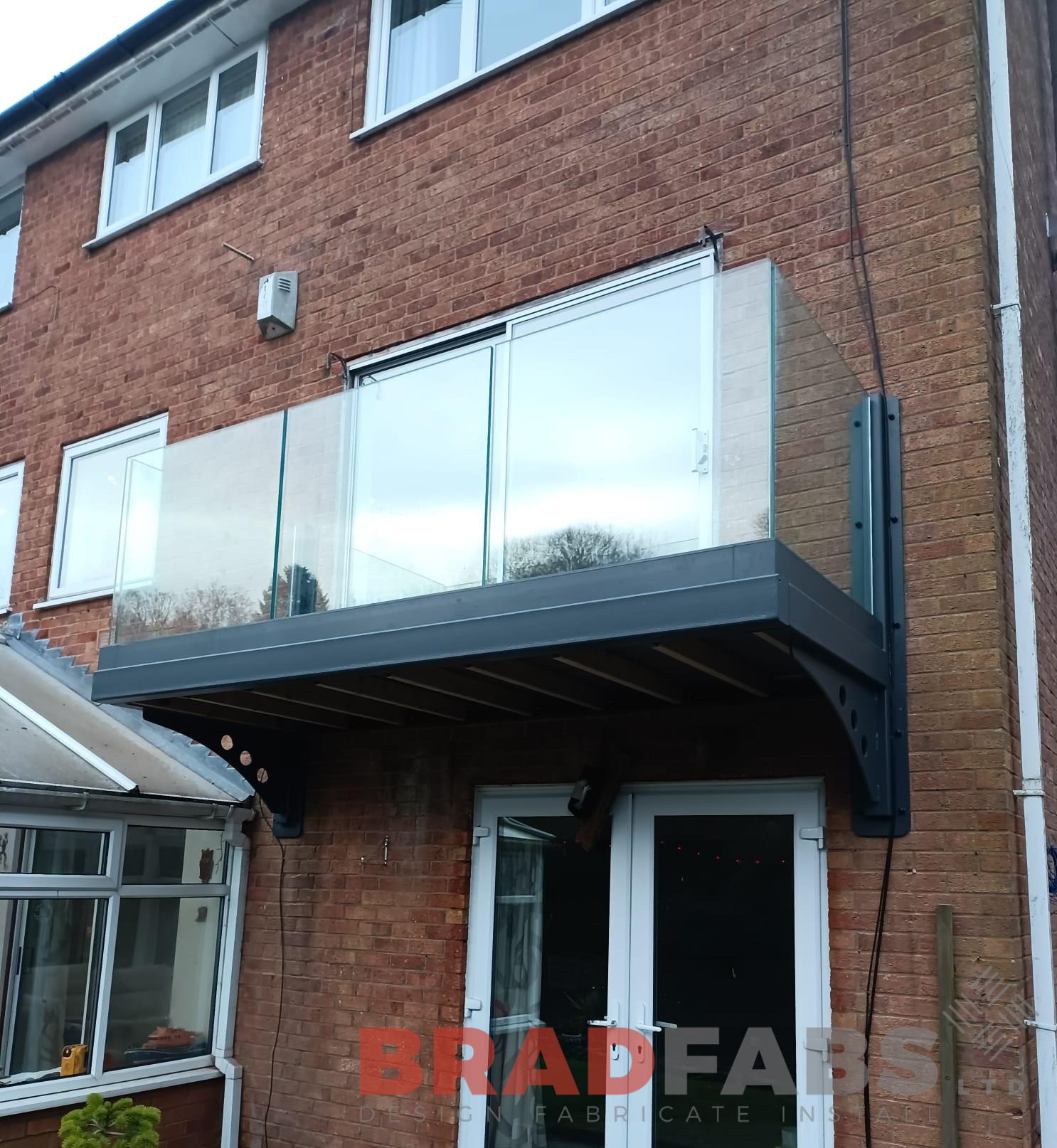 Bradfabs, balcony, cantilevered balcony, infinity glass balustrade, bespoke steelwork 