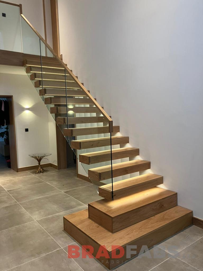 Bradfabs internal staircase, oak treads and glass balustrade 